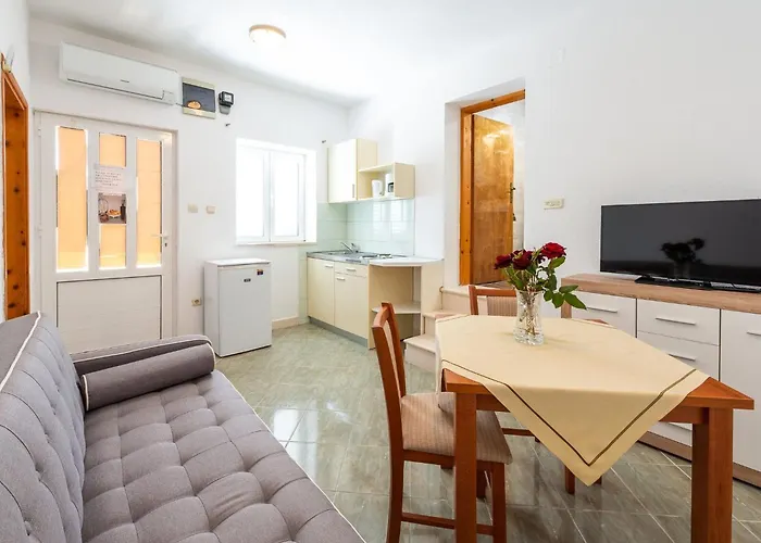 Apartments Lucija - One Bedroom Apartment With Terrace